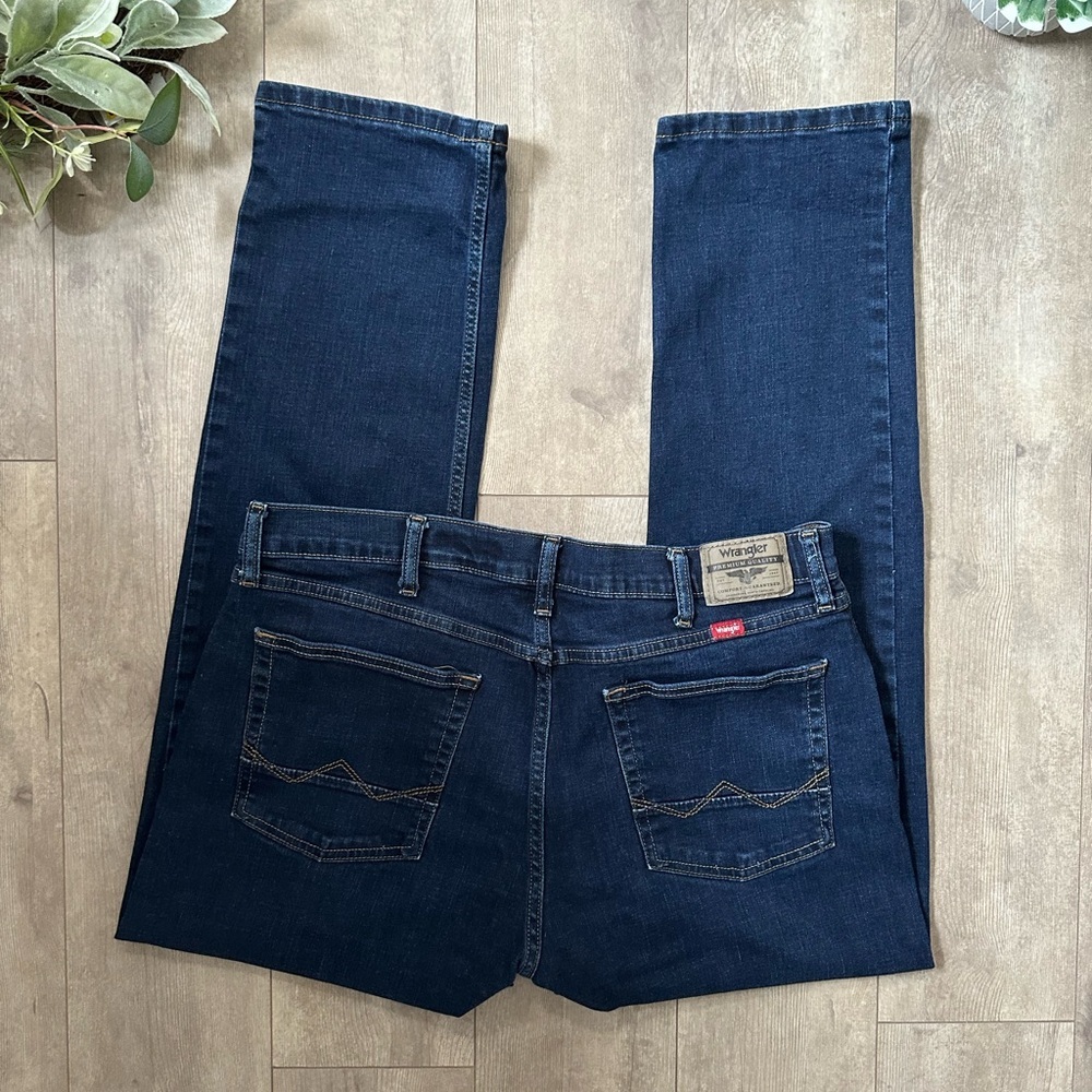 Wrangler Men’s Athletic Fit Stretch Dark Blue Denim Jeans 38x30